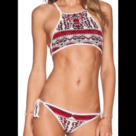 Beach riot halter top and scrunch bottoms - Picture 7 of 8